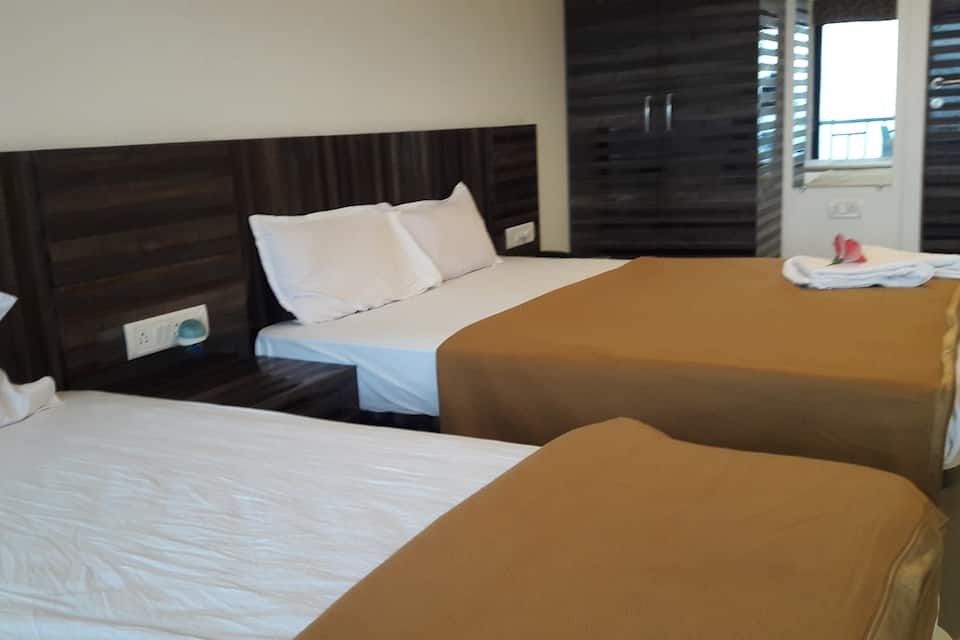 Super_Dx_Bedroom_DjQsQB