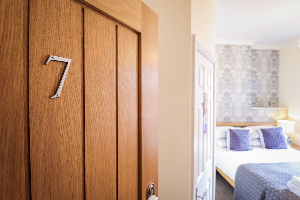 Beach Front Guest House Double Room 10