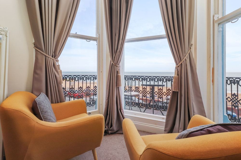 Beach Front Guest House Superior Suite, Sea View (King bed, first floor) 9