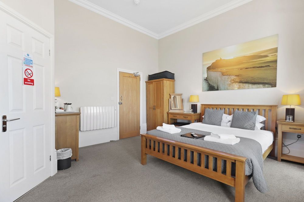 Beach Front Guest House Superior Suite, Sea View (King bed, first floor) 2