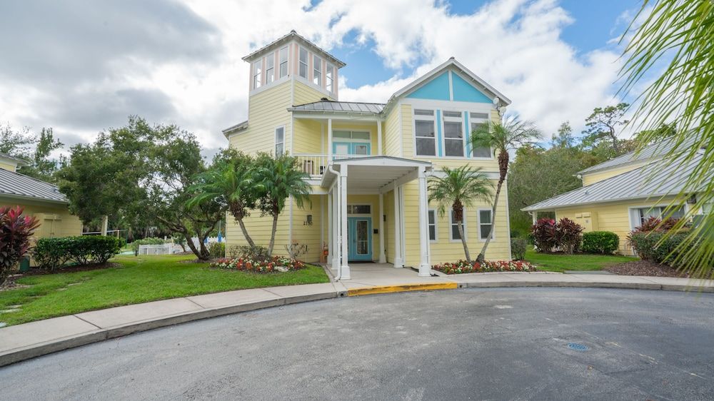 undefined Barefoot Suites 4