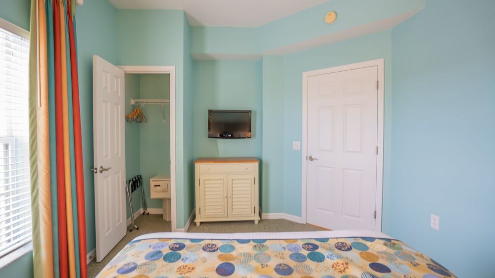 undefined Barefoot Suites 6