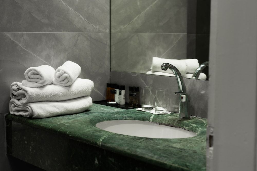 Lev Yerushalayim Family Two Bedroom Suite 7