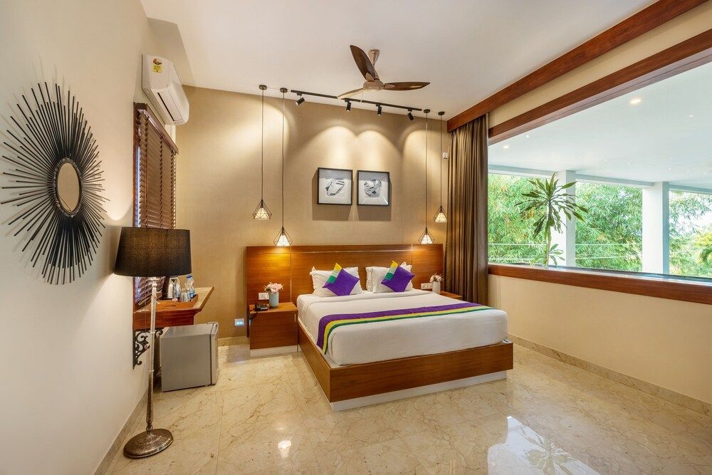 Treebo Premium Villa Escape In With Pool View Deluxe Double Room 2