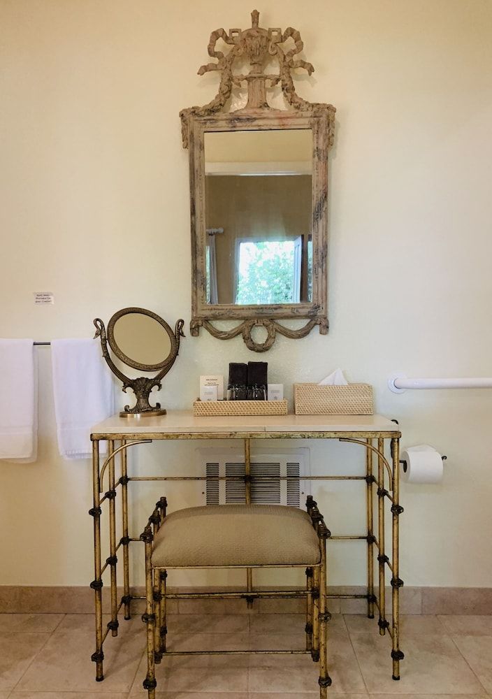 Cottage Grove Inn Luxury Cottage, 1 King Bed, Accessible 15