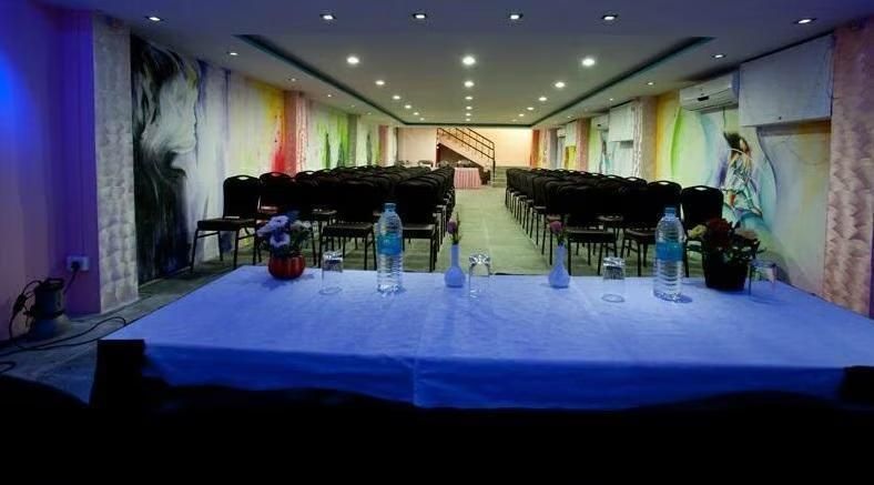 undefined Hotel Islander Inn 9