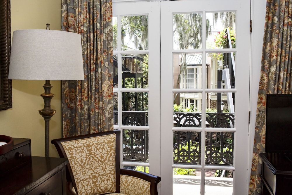 Eliza Thompson House, Historic Inns of Savannah Collection Garden Courtyard Queen 11
