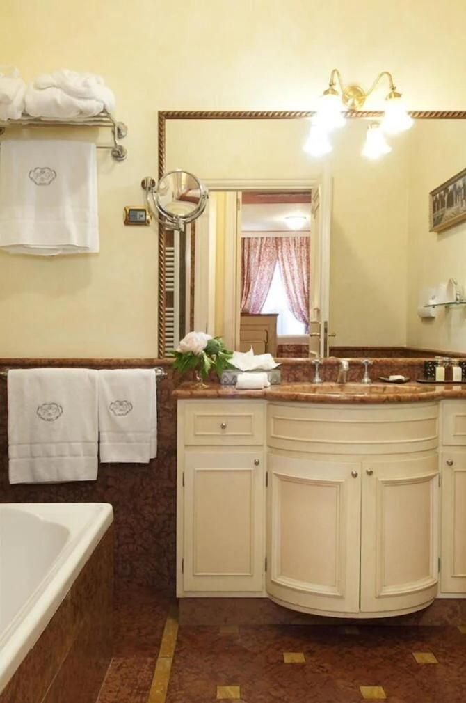 undefined Petit Palais Hotel De Charme 3