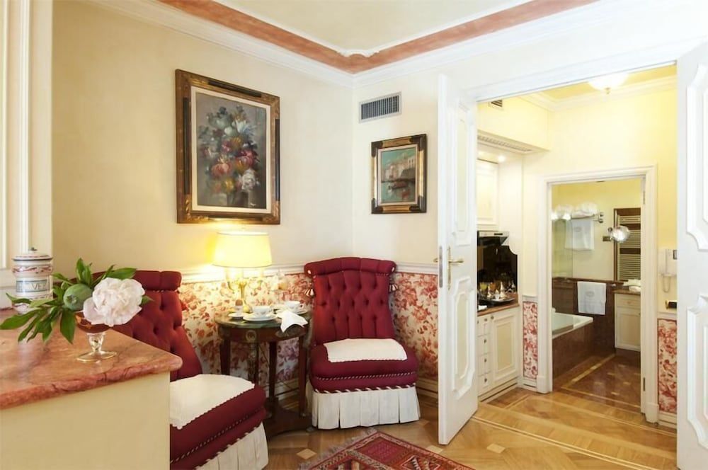 undefined Petit Palais Hotel De Charme 10