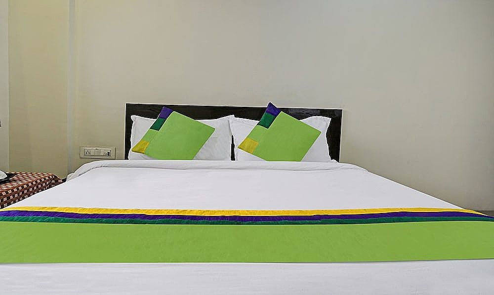 Itsy Hotels Chetan Executive Hadapsar Phursungi Standard Double Room 17