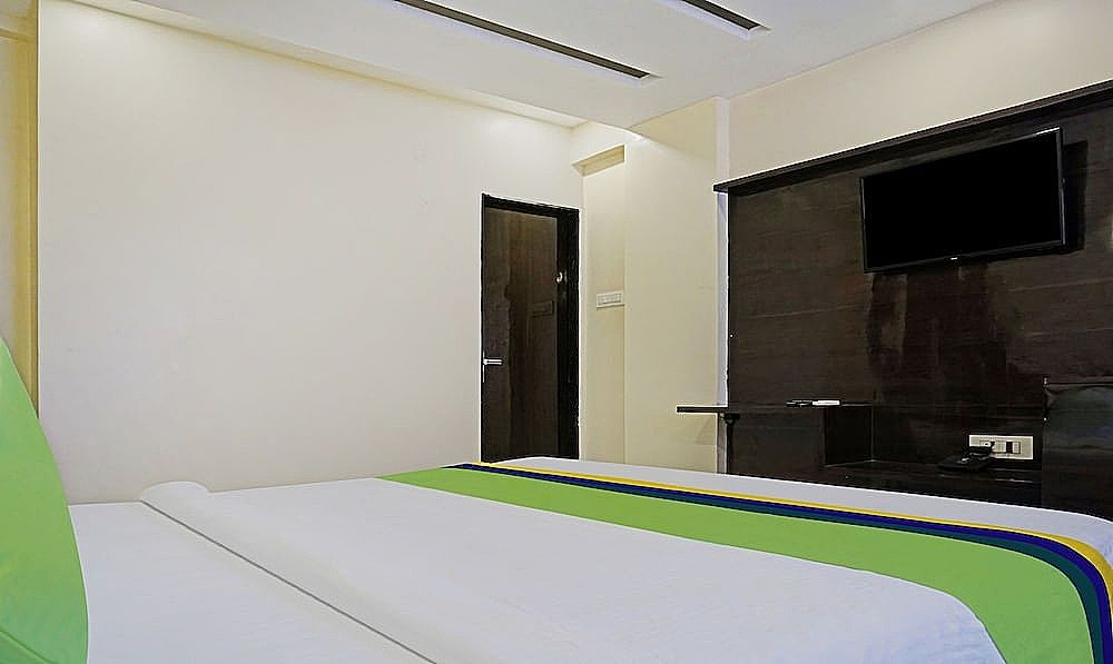 Itsy Hotels Chetan Executive Hadapsar Phursungi Standard Double Room 19
