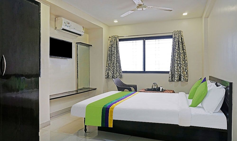 Itsy Hotels Chetan Executive Hadapsar Phursungi Standard Double Room 18