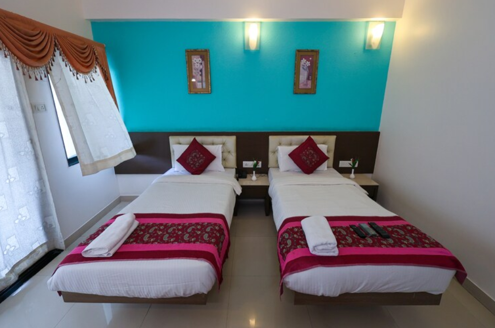 HOTEL YASH INN