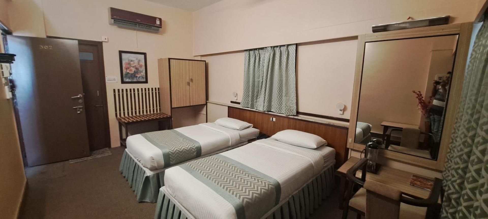 Deluxe Room with Air Conditioning
