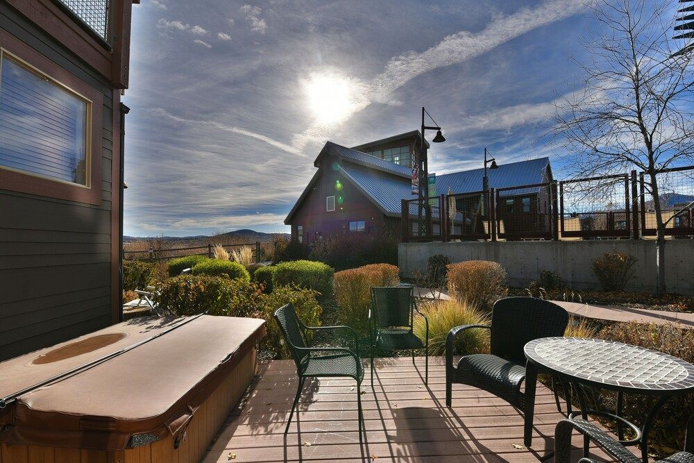 Newpark Resort Townhome, Multiple Beds, Hot Tub, Mountain View 4
