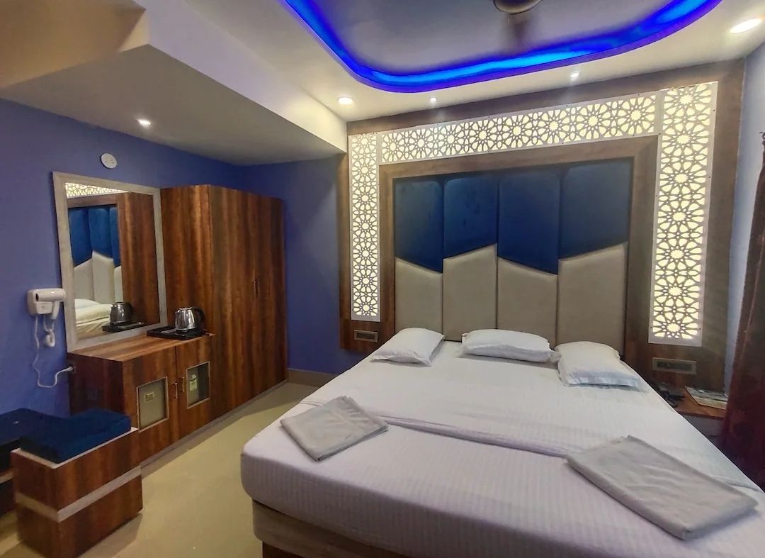 Super Deluxe Premium 3 Bed AC Room