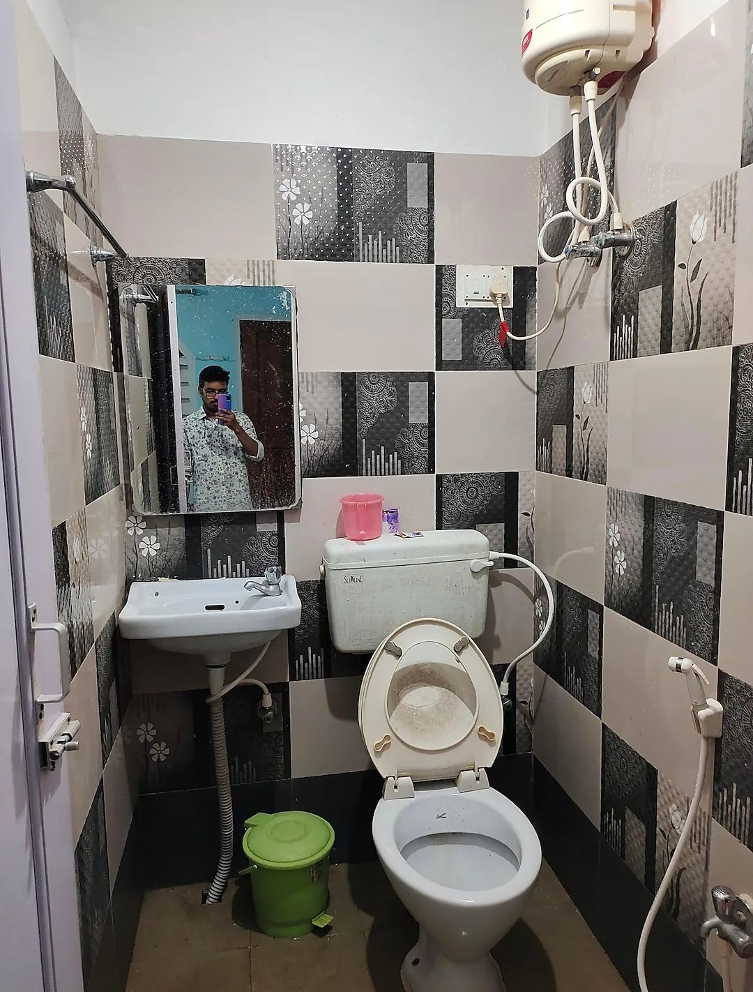 Hotel Raj Deluxe AC Room 3