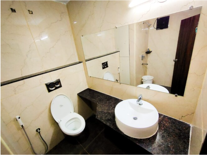 Hotel Janaki Pride Executive Room 6