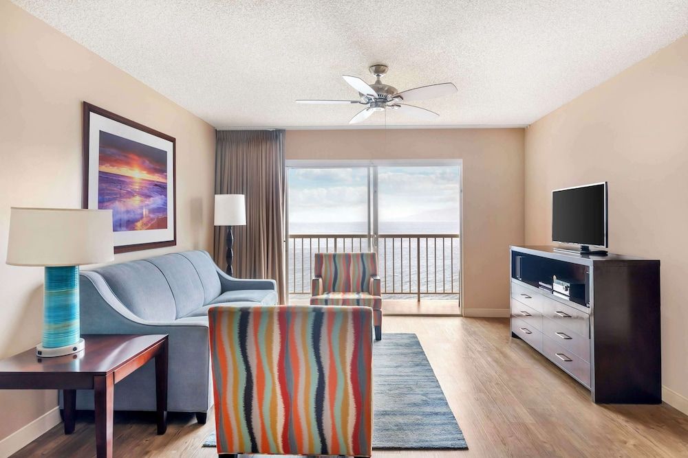 Hilton Vacation Club Ka'anapali Beach Maui Room, 1 King Bed, Ocean View (Panoramic) 3