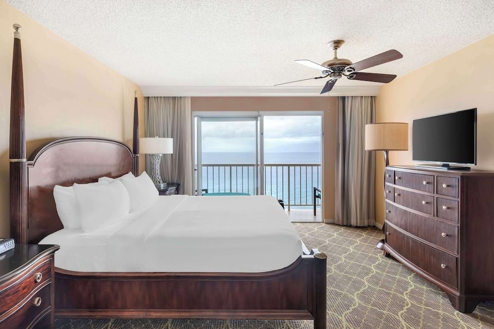 2 Bedroom Oceanfront 1 King 2 Twins/1qn Suite