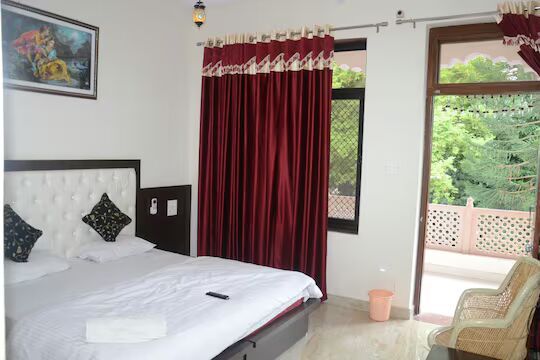 undefined Sunset Hotel 5