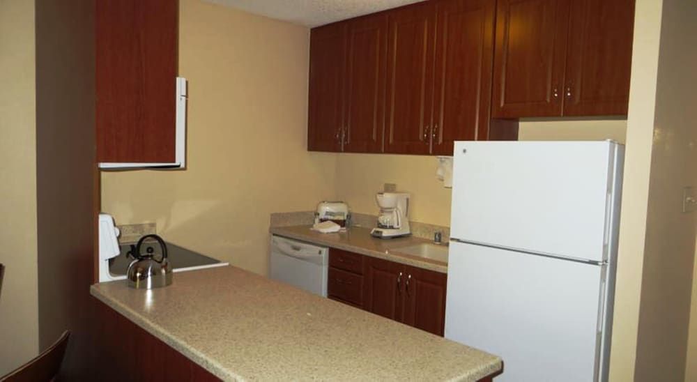 Jockey Resort Suites Center Strip Deluxe Suite, 1 Bedroom 8