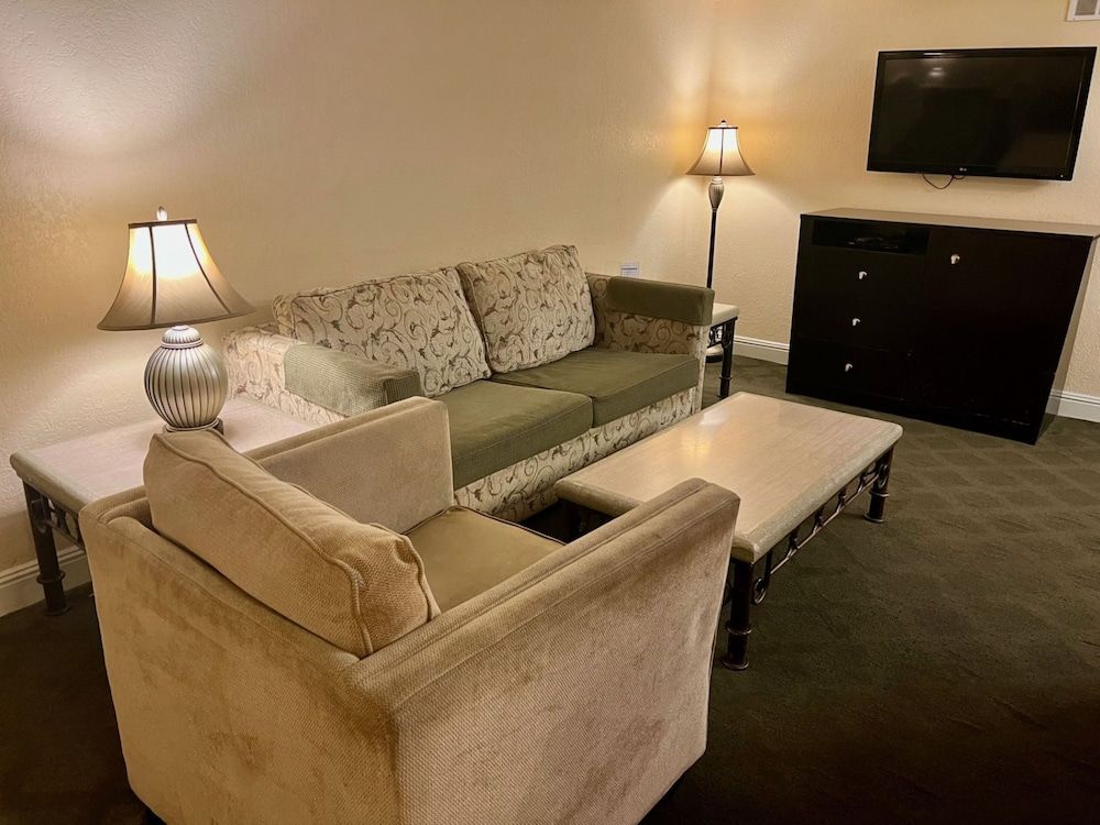 Jockey Resort Suites Center Strip Deluxe Suite, 1 Bedroom 12