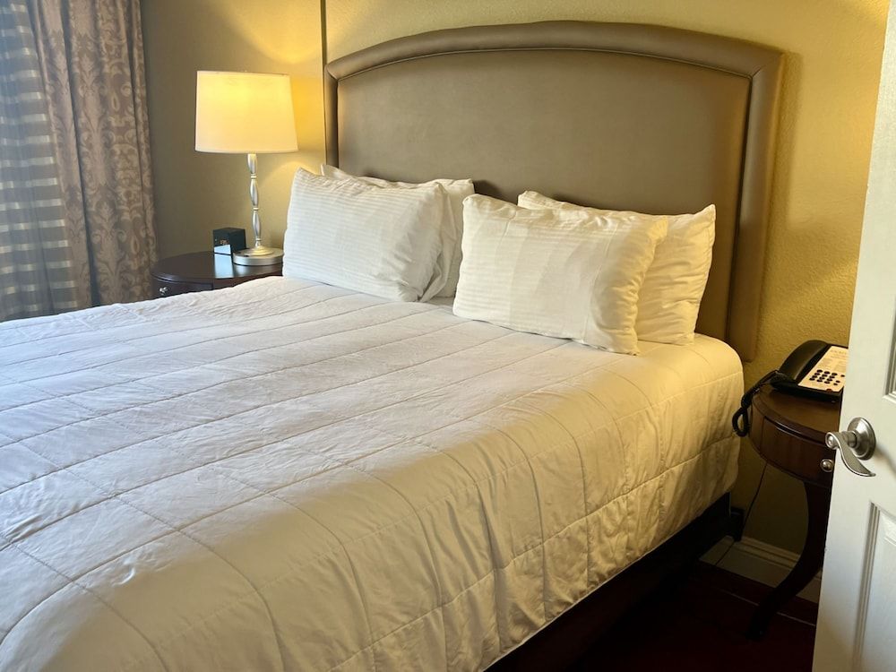 Jockey Resort Suites Center Strip Deluxe Suite, 1 Bedroom 3