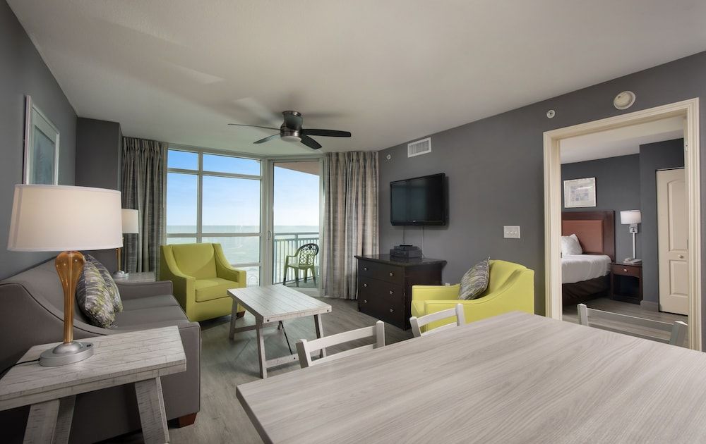 Prince Resort 3 Bedroom Oceanfront 2K / 2DBLS 3