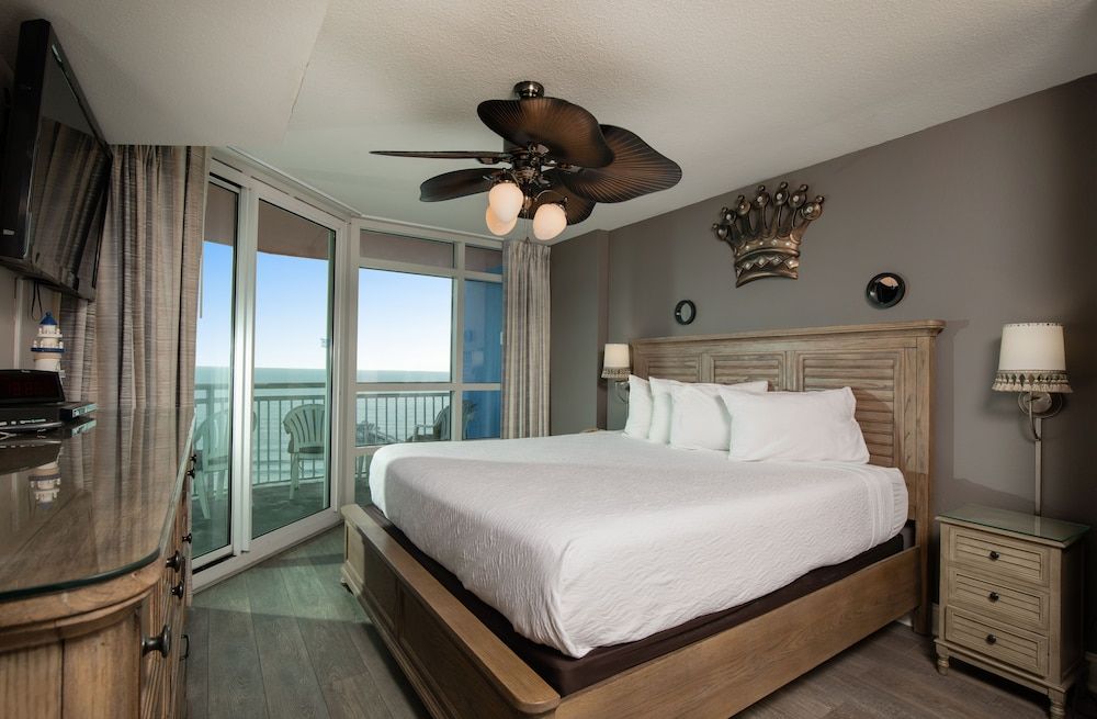Standard Condo, 3 Bedrooms, Partial Ocean View
