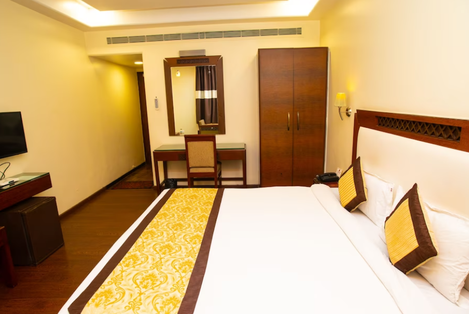 Hotel Simran Heritage Executive Room King Bed 2