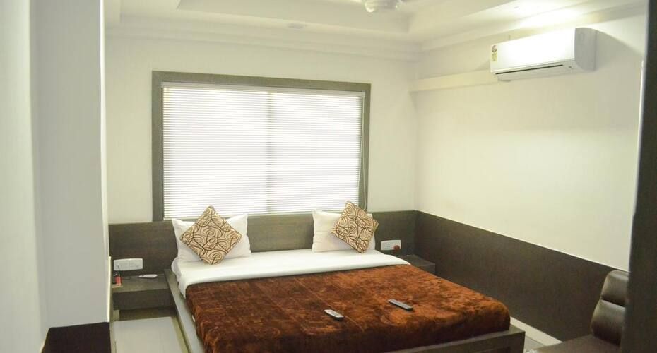 undefined Nova Hotel Cross Road 6