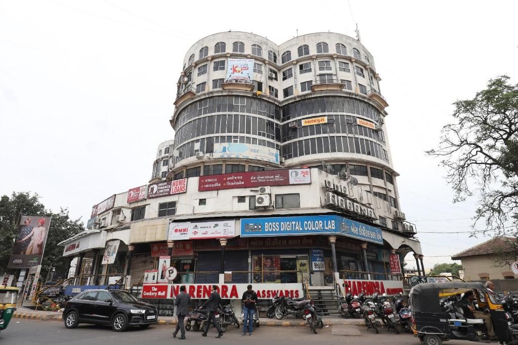 Hotel Nova Cross Road