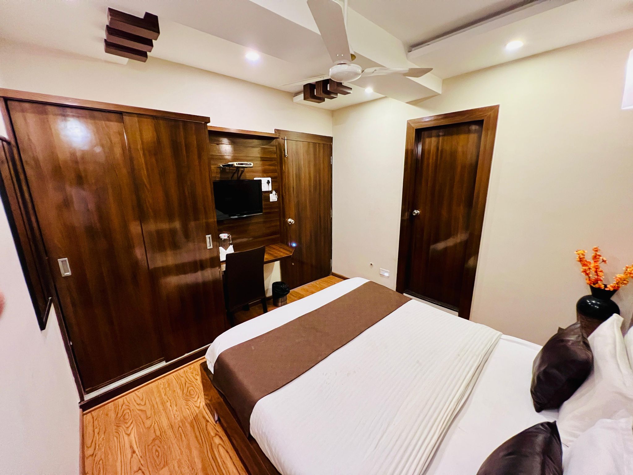 undefined Hotel SS inn 7