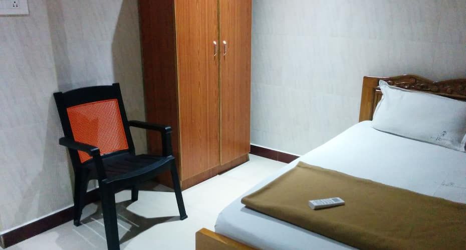 Hotel Raamajayam 2 Bed A/C Room