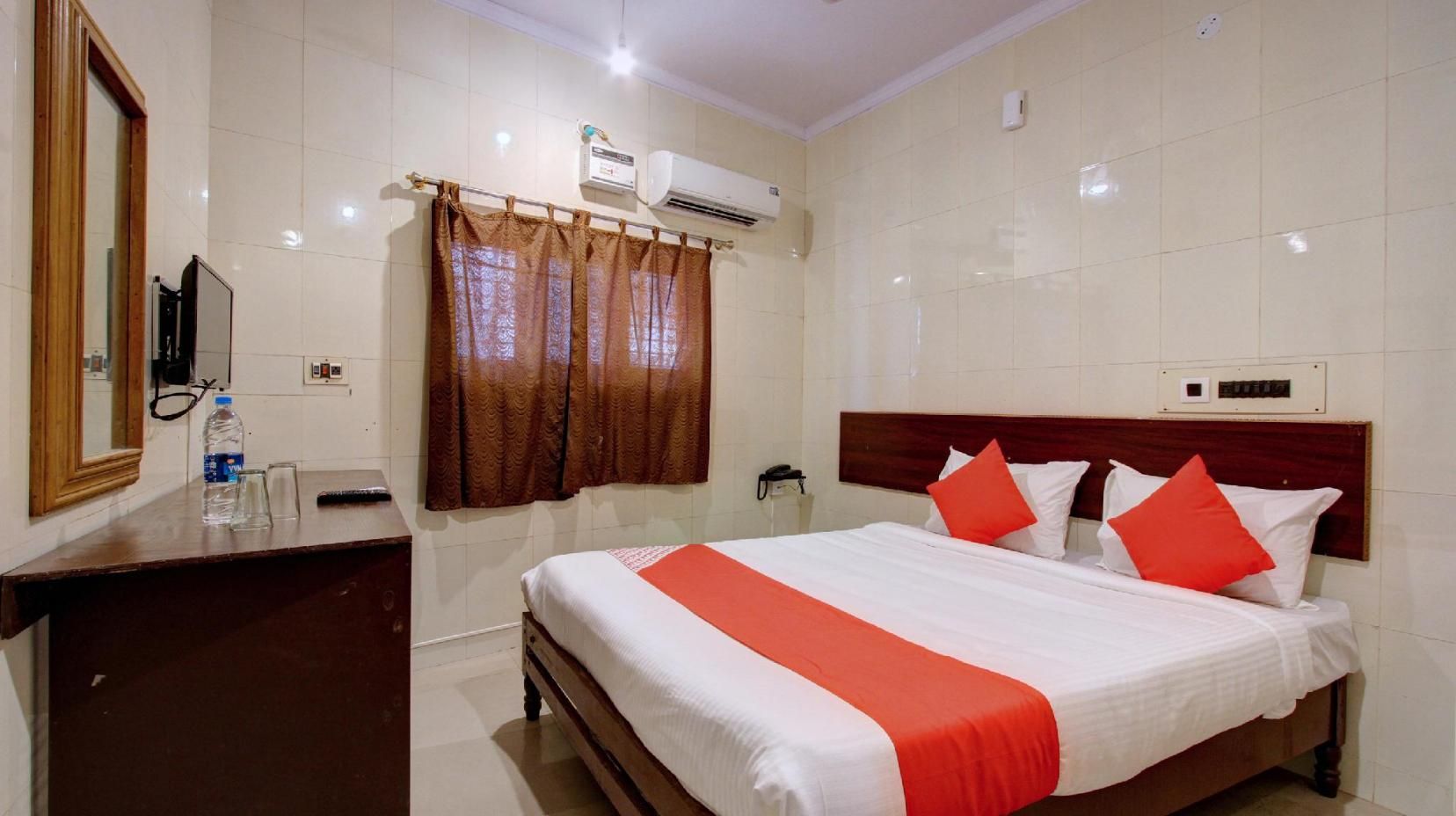 undefined Hotel Nathan Lodge 9