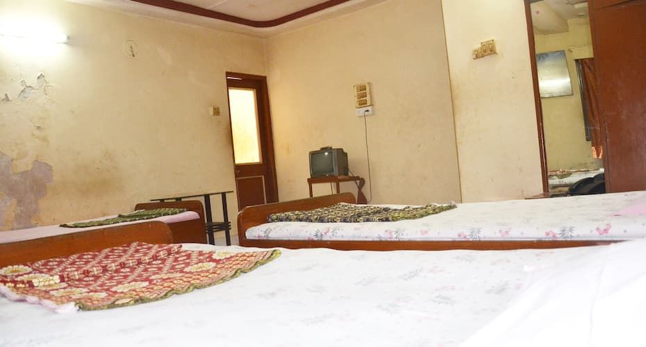 Hotel Mangala Deluxe Room 4