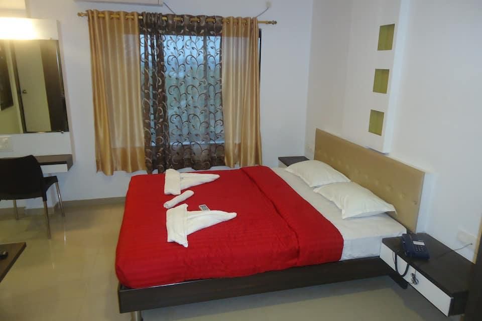 Deluxe - Air Conditioning