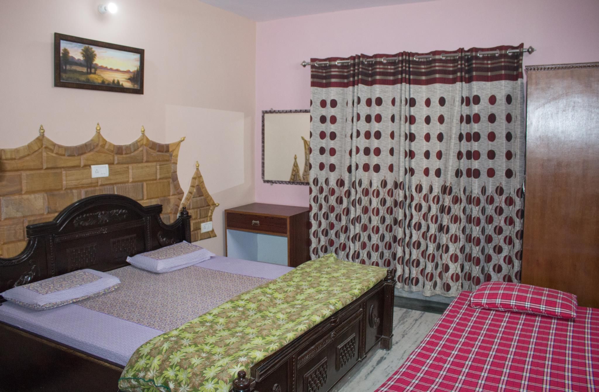 Hotel Golden Crown