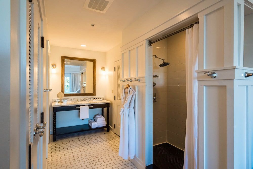 WaterSound Inn Suite, 1 King Bed with Sofa bed, Park View (Resort Suite) 14