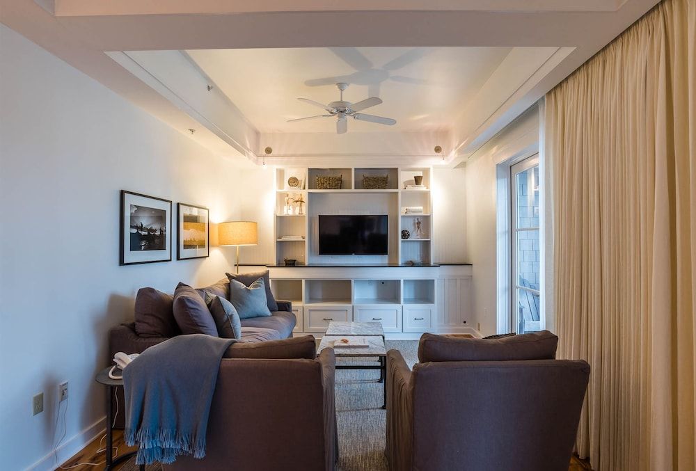 WaterSound Inn Suite, 1 King Bed with Sofa bed, Park View (Resort Suite) 16