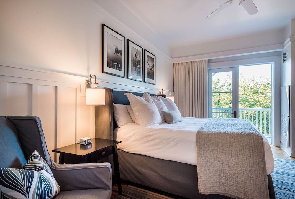 WaterSound Inn Suite, 1 King Bed with Sofa bed, Park View (Resort Suite) 7