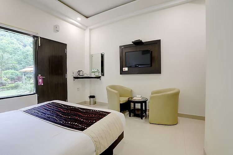 Mahayana Resort & Spa Deluxe Room 12