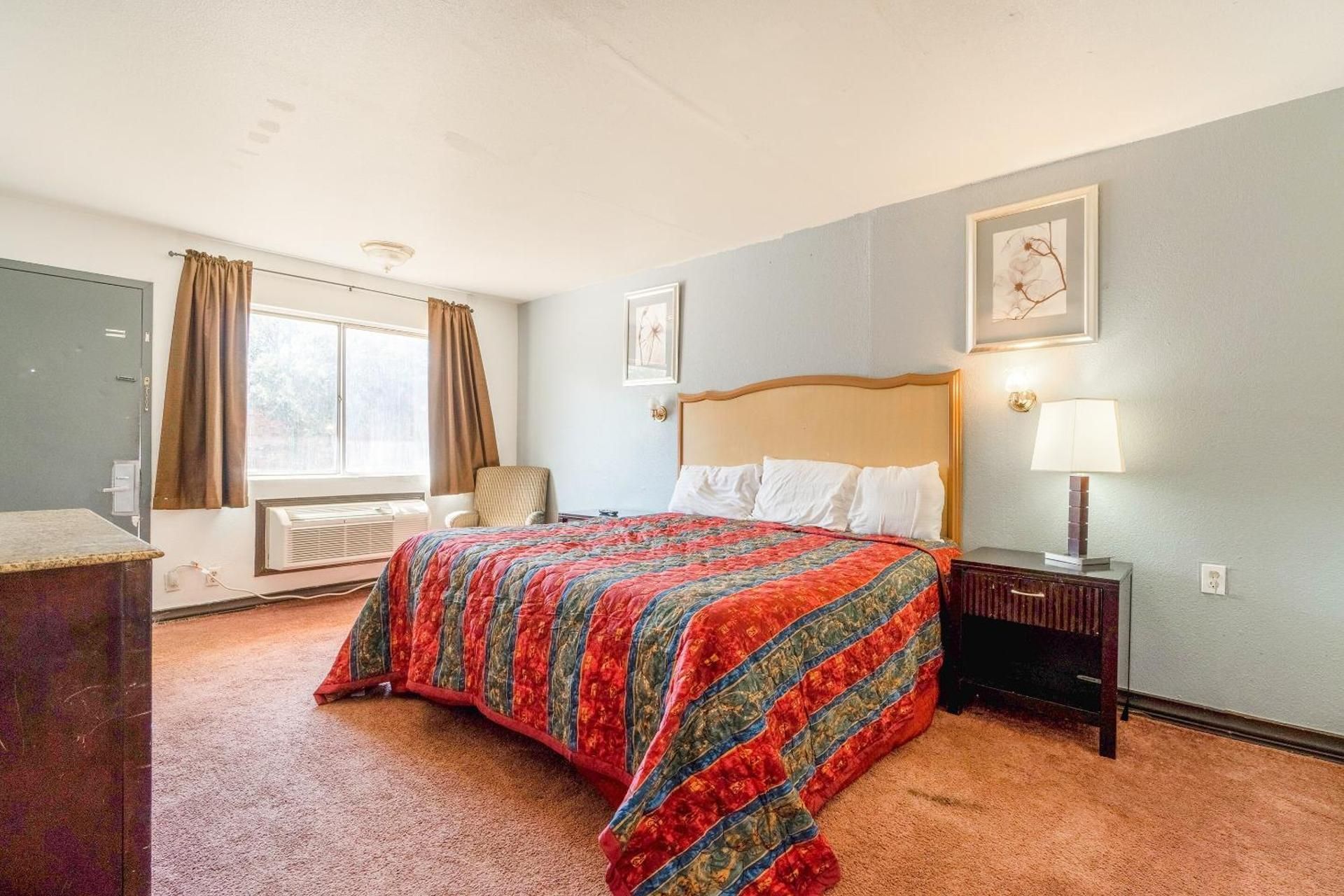 1 King Bed & 1 Full Bed