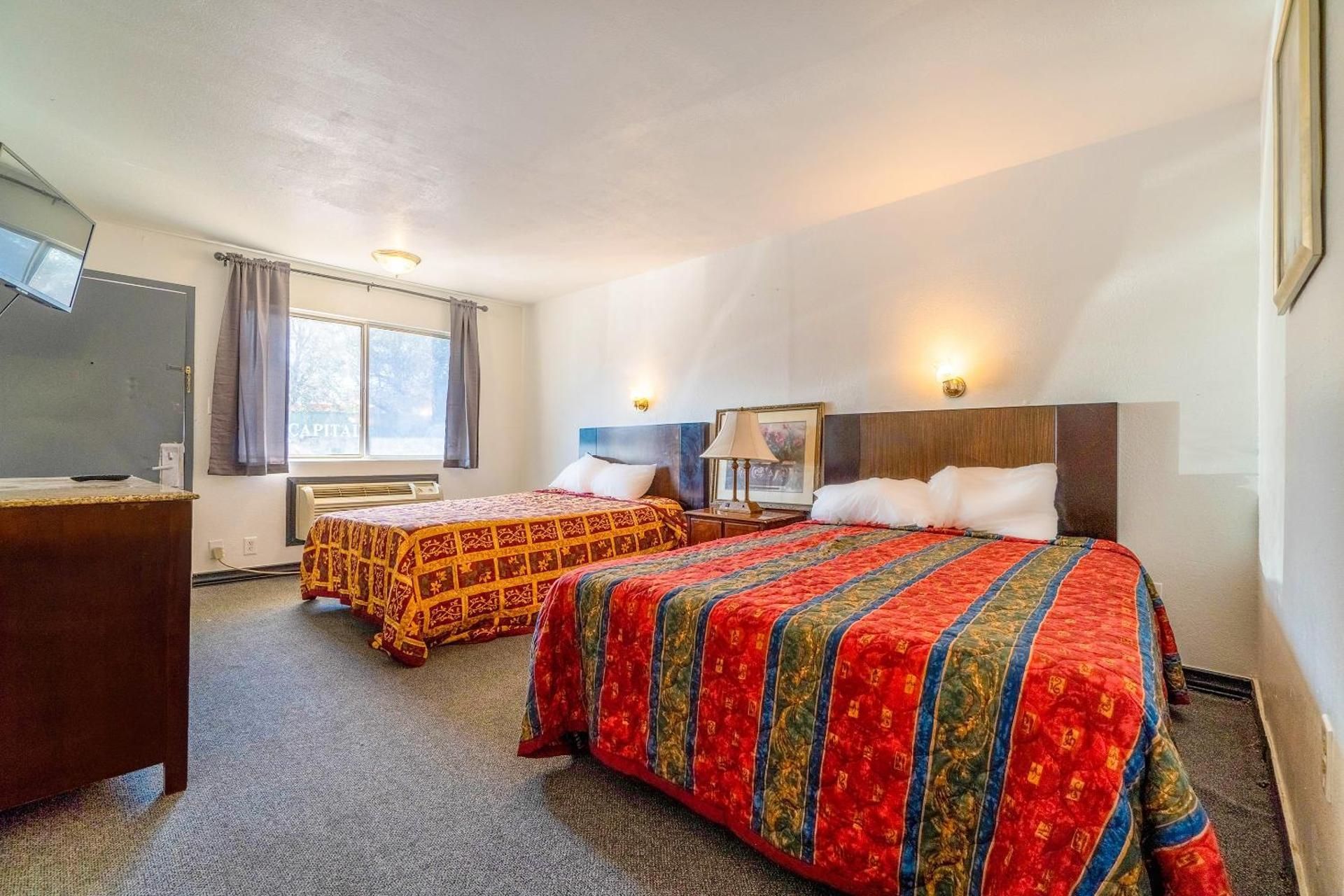 1 King Bed & 2 Full Bed