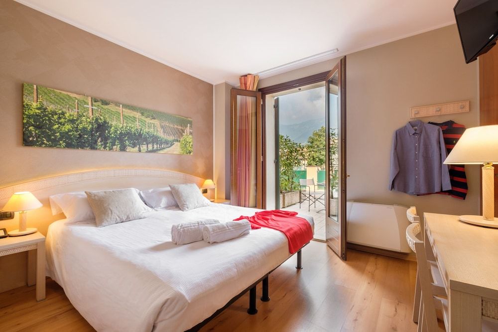 Wine Hotel San Giacomo Activity & Wellness Classic Double Room, Mountain View 2