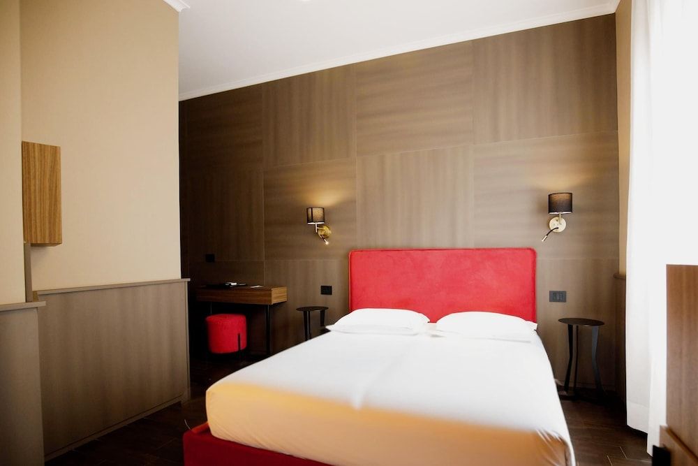The B Place Hotel Double Room, Annex Building (Via Ezio 19, 150m from main building) 4