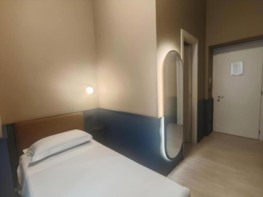 undefined The B Place Hotel 2