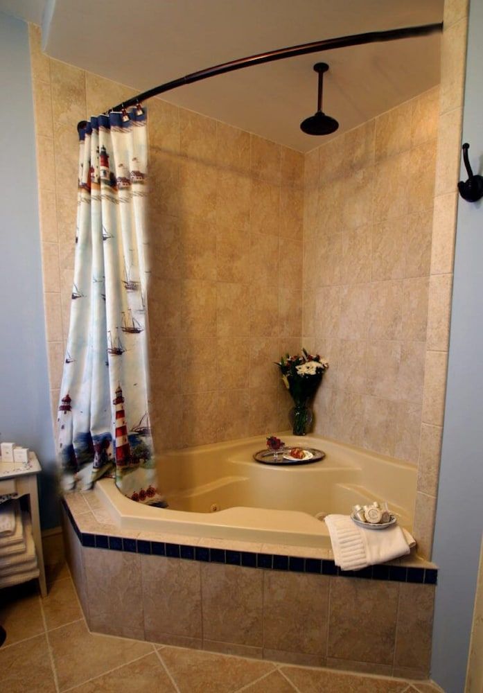 Carisbrooke Inn Premier Double Room 3