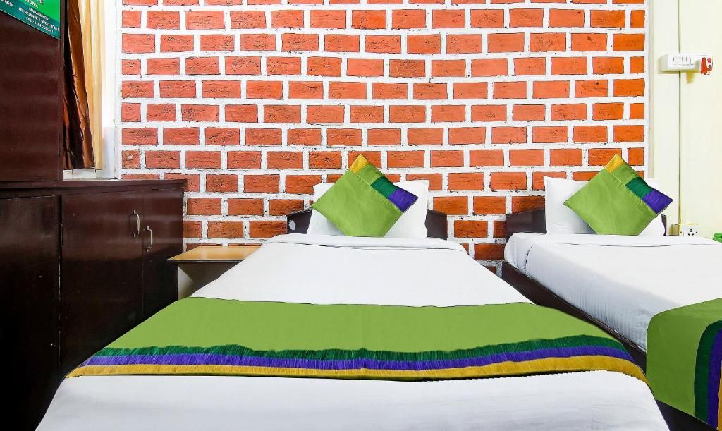 Treebo Trend JKR Residency Dhankheti Oak	 3